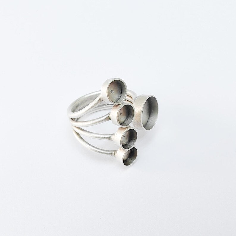 Multi Bezel Adjustable Ring, Four 6mm and One 10mm Bezel Settings, Antique Silver Plated Brass Jewelry Base for Cabochons, G37516