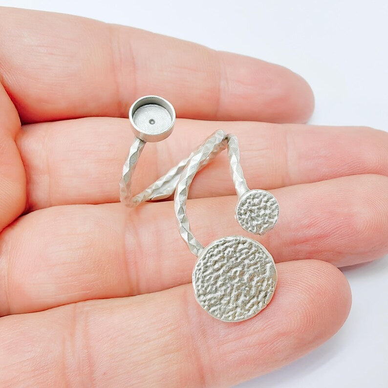 Hammered Adjustable Ring Base with 6mm Bezel, Textured Brass Band for Cabochon Jewelry G37526