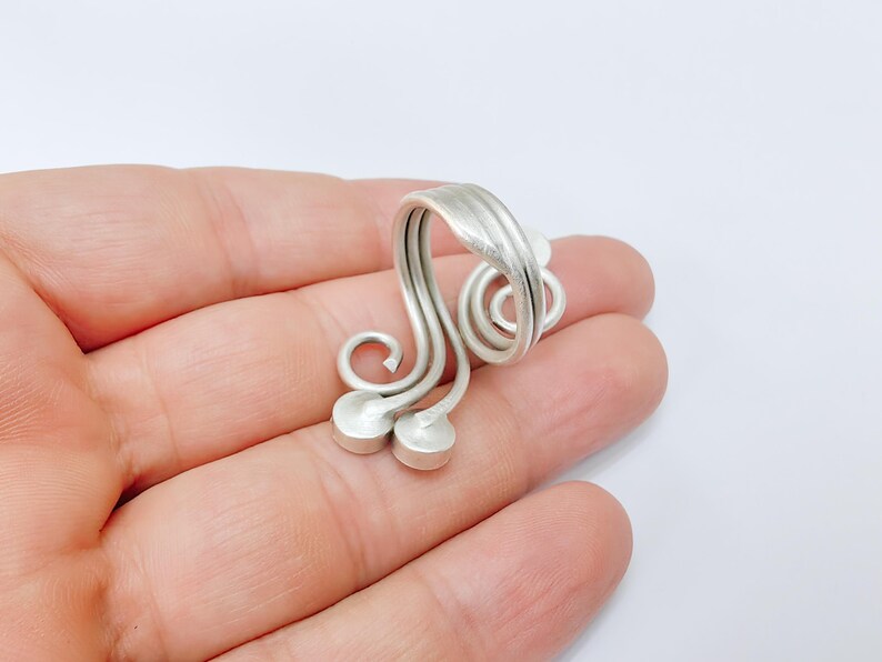 Hammered Adjustable Ring Base with 6mm Bezel, Textured Brass Band for Cabochon Jewelry G37526