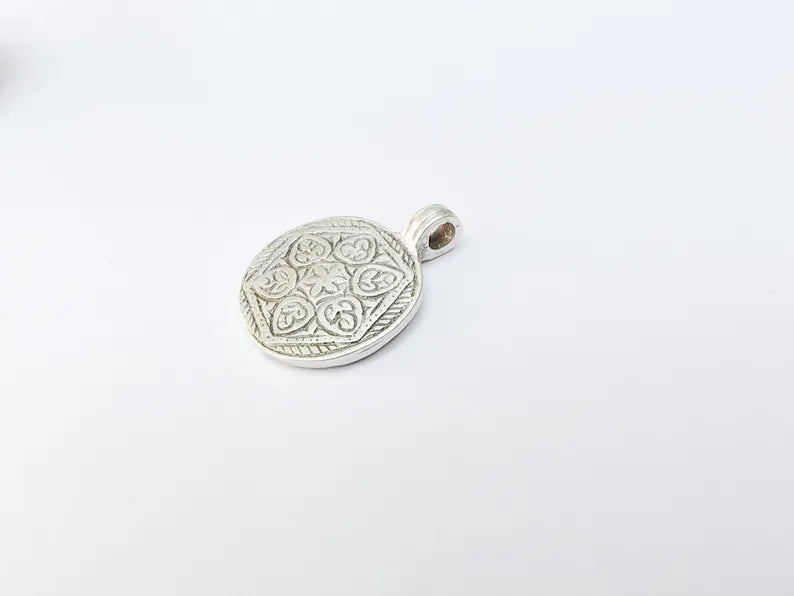 Round Pendant, Antique Pattern Charm, Boho Geometric Medallion, Nature Inspired Jewelry Finding, 30x22mm, G37530