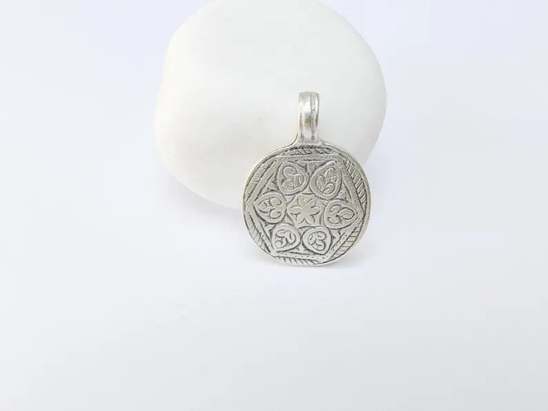 Round Pendant, Antique Pattern Charm, Boho Geometric Medallion, Nature Inspired Jewelry Finding, 30x22mm, G37530