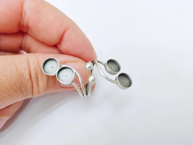 Adjustable Four Bezel Ring Base with 8mm Settings, Brass Jewelry Blank Antique Silver Plated G37541