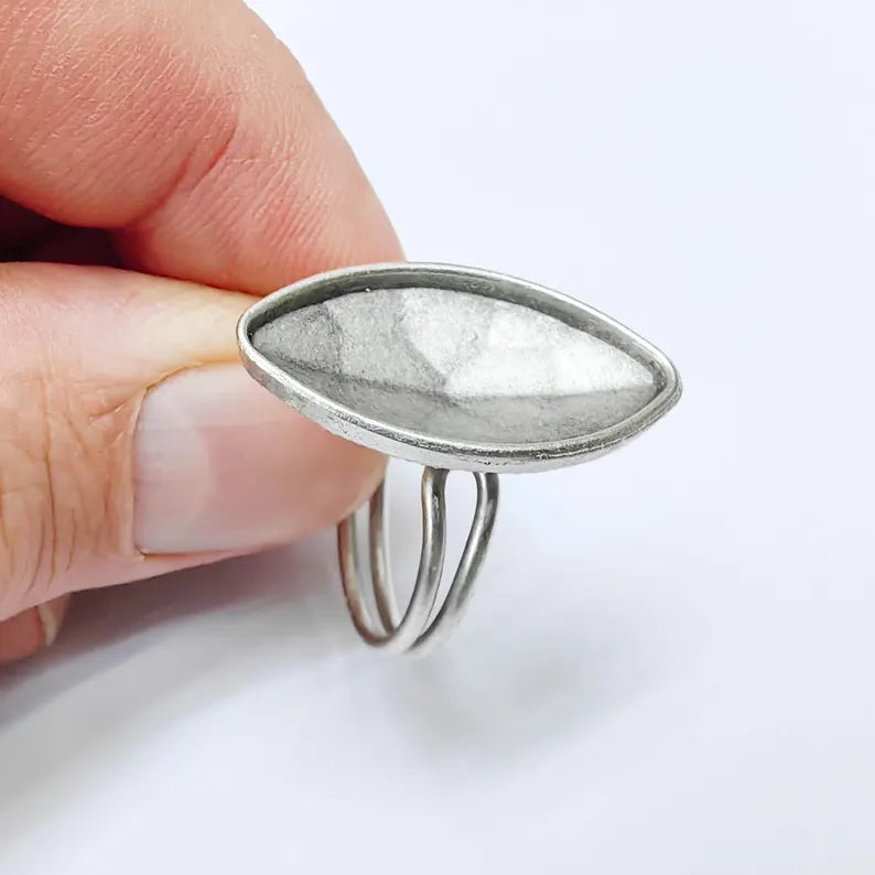 Marquise Cabochon Ring Base, 26x13mm Stone Setting, Adjustable Ring, Antique Silver Plated G37554