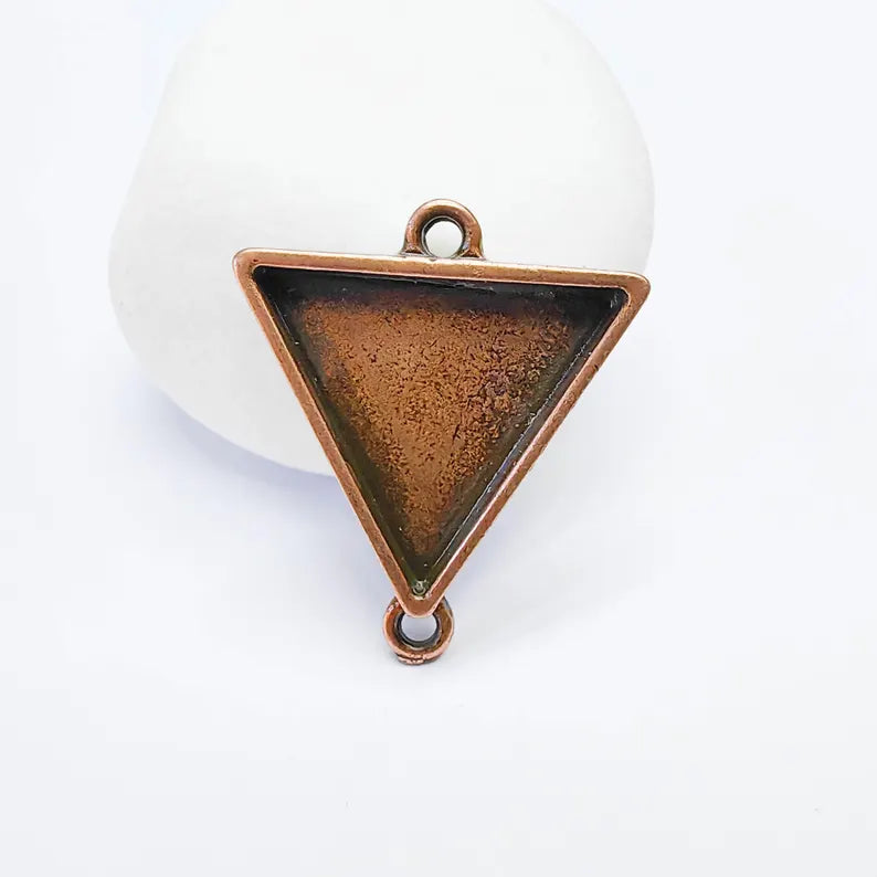 Triangle Pendant Connector, 24mm Bezel Setting, Copper Plated Zamak Charm, 32x27mm Triangle Frame, G37573