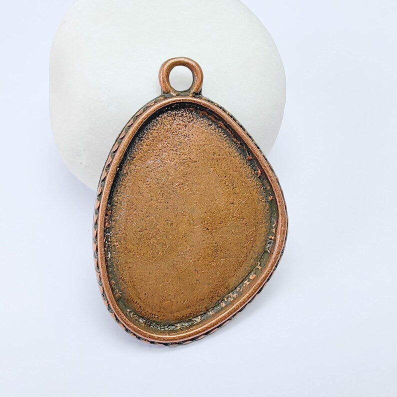 Copper Oval Pendant Setting, 37x29mm Bezel Tray, Textured Edge, Jewelry Making Supplies, G37580