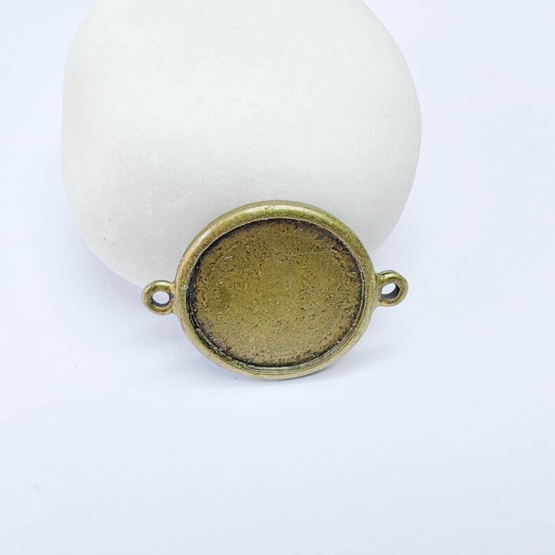 Round Connector Pendant 31x23mm, 20mm Bezel Setting, Antique Bronze Plated Jewelry Base G37587