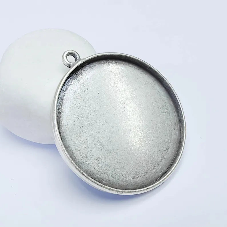 Large Round Pendant Blanks, Resin Bezel Bases, Mountings, Antique Silver Plated 50 mm G37597