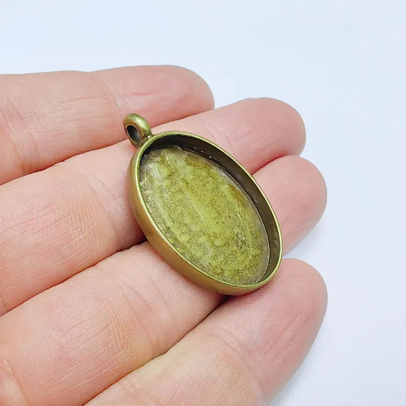 Oval Pendant Blanks, Resin Bezel Bases, Mosaic Mountings, Antique Bronze Plated (30x22mm) G37599