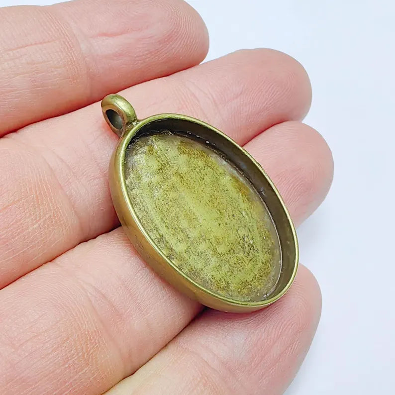 Oval Pendant Blanks, Resin Bezel Bases, Mosaic Mountings, Antique Bronze Plated (30x22mm) G37599