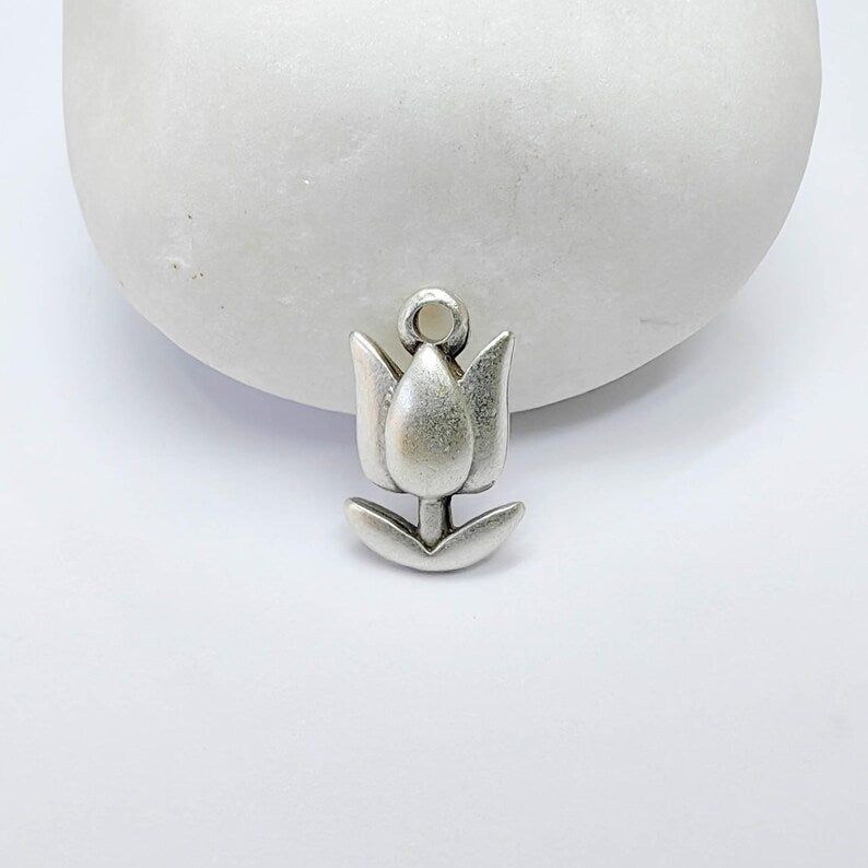 5 Tulip Flower Charm, Small Antique Silver Pendant, 12x10mm Floral Jewelry Making, G37608