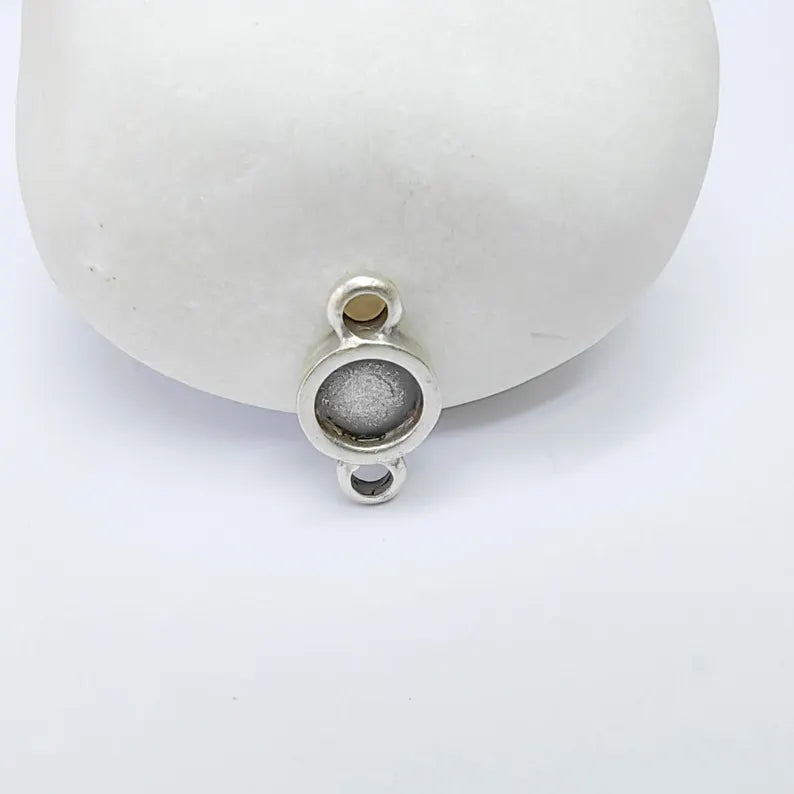 4 Small Connector Charm, 6mm Round Bezel Setting, Cabochon Mounting, Antique Silver Plated G37609