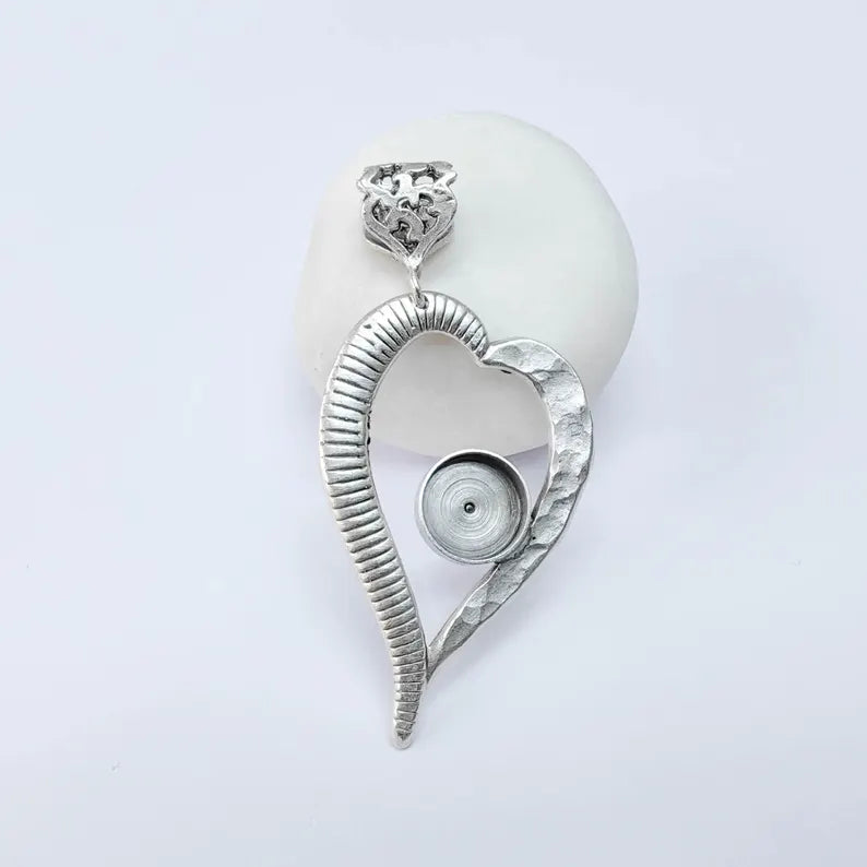 Heart Pendant Bezel, 12mm Round Setting, Antique Silver Brass 67x32mm G37582