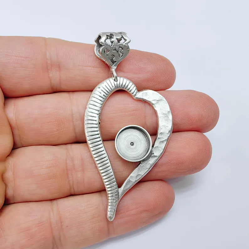 Heart Pendant Bezel, 12mm Round Setting, Antique Silver Brass 67x32mm G37582