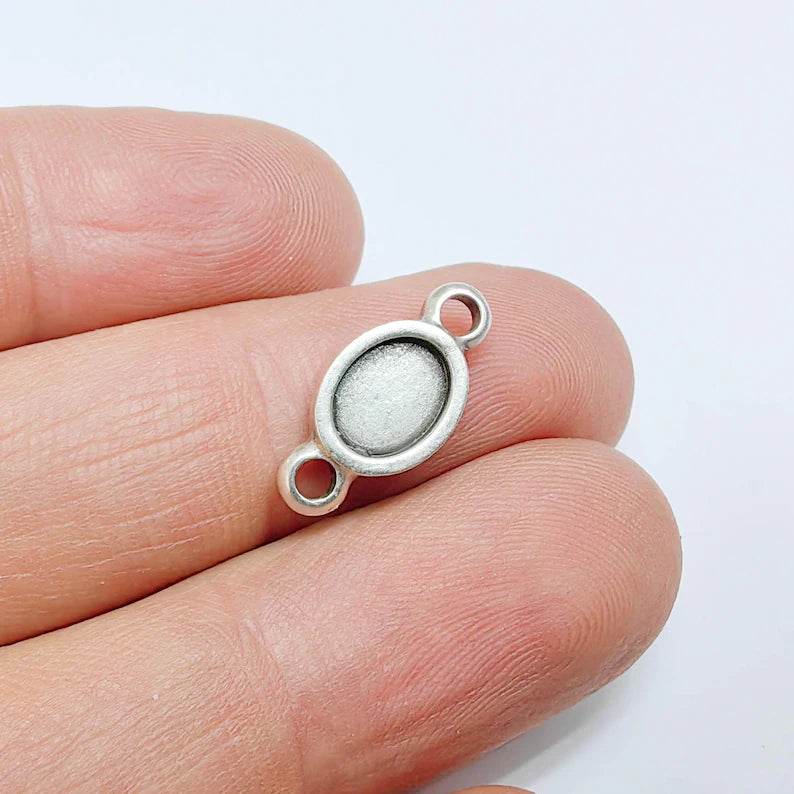 4 Oval Cabochon Connector, Bracelet Necklace Connector, 8x6mm Bezel, Antique Silver Plated G37615