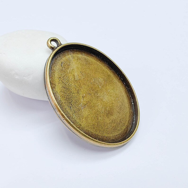 Large Oval Pendant Blanks, Resin Bezel Base, Mosaic Mountings, Antique Bronze Plated 50x40mm G37619