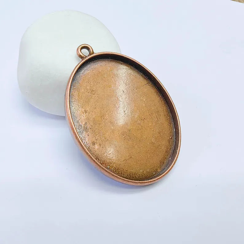 Large Oval Pendant Blanks, Resin Bezel Base, Mosaic Mountings, Antique Copper Plated 50x40mm G37600