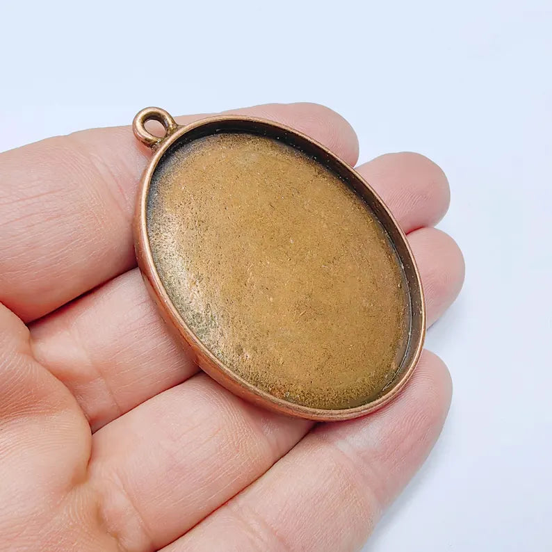 Large Oval Pendant Blanks, Resin Bezel Base, Mosaic Mountings, Antique Copper Plated 50x40mm G37600