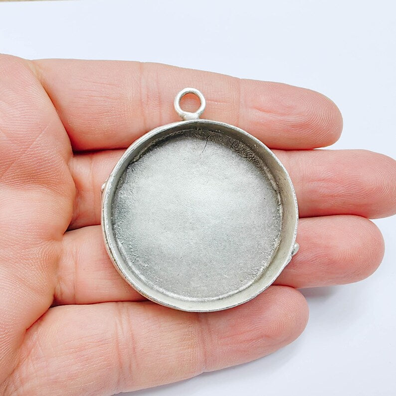Large Round Pendant Tray, Deep Bezel Setting, Antique Silver Base, Resin Jewelry, 40mm, G37628