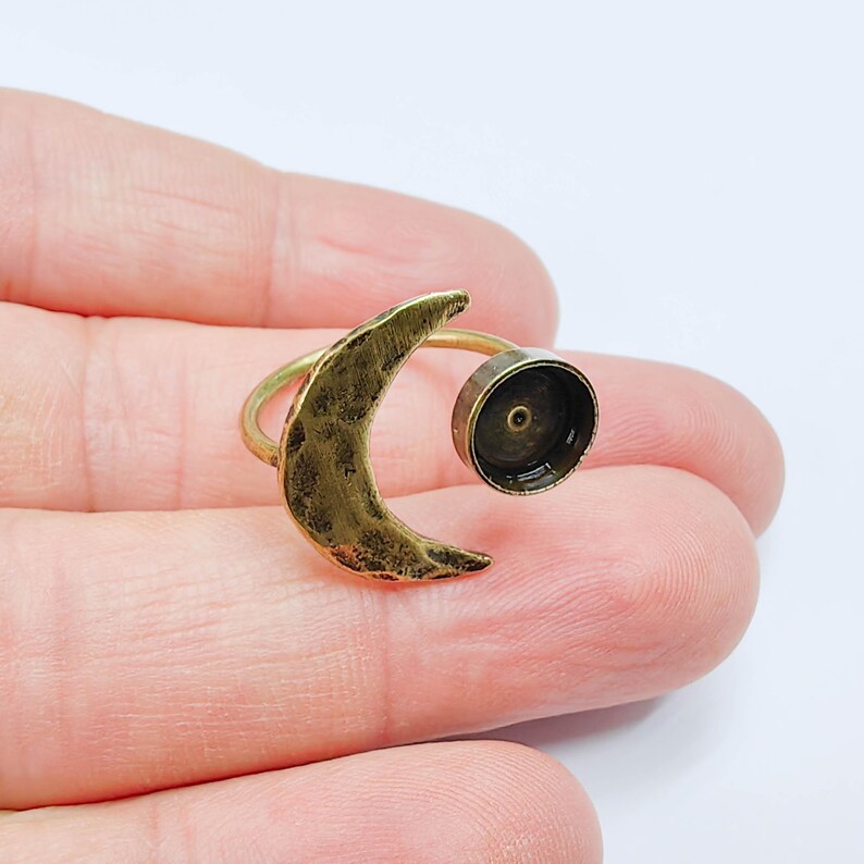 Crescent Moon Adjustable Ring, 8mm Bezel Setting, Antique Bronze Ring Base, G37630
