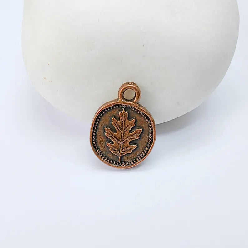 4 Oak Leaf Charm, Double Sided Pendant, Jewelry Making Supplies, Antique Copper Plated, 16x13mm G37642