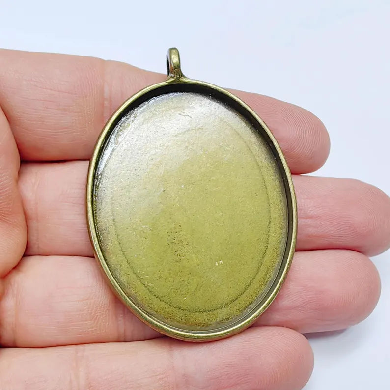Large Oval Pendant Blanks, Resin Bezel Base, Mosaic Mountings, Antique Bronze Plated 50x40mm G37603