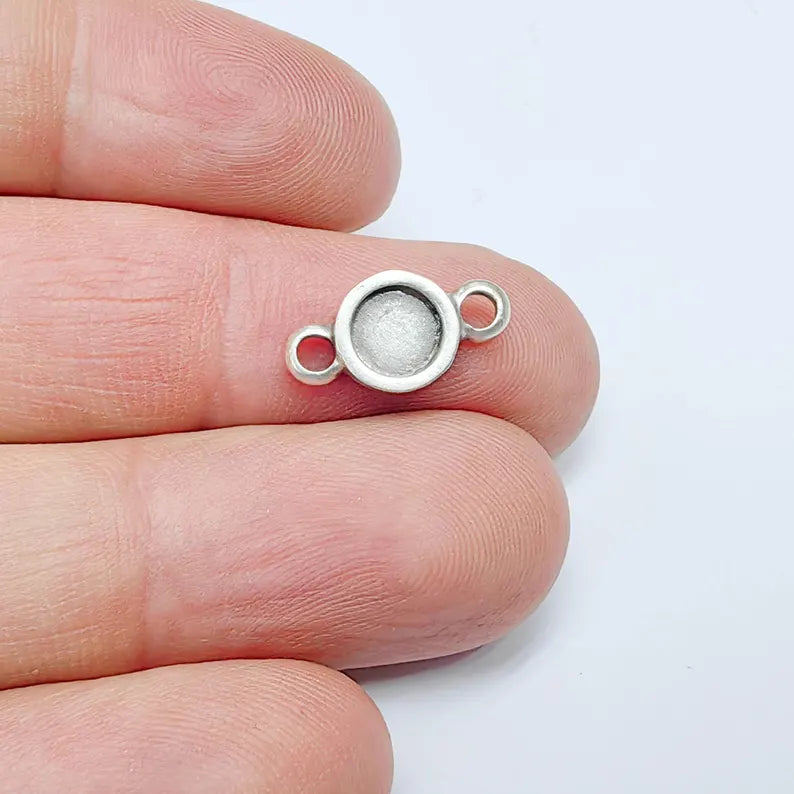 4 Small Connector Charm, 6mm Round Bezel Setting, Cabochon Mounting, Antique Silver Plated G37609