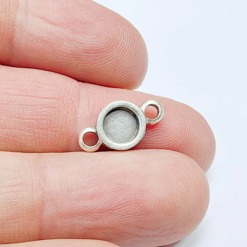 4 Small Connector Charm, 6mm Round Bezel Setting, Cabochon Mounting, Antique Silver Plated G37609