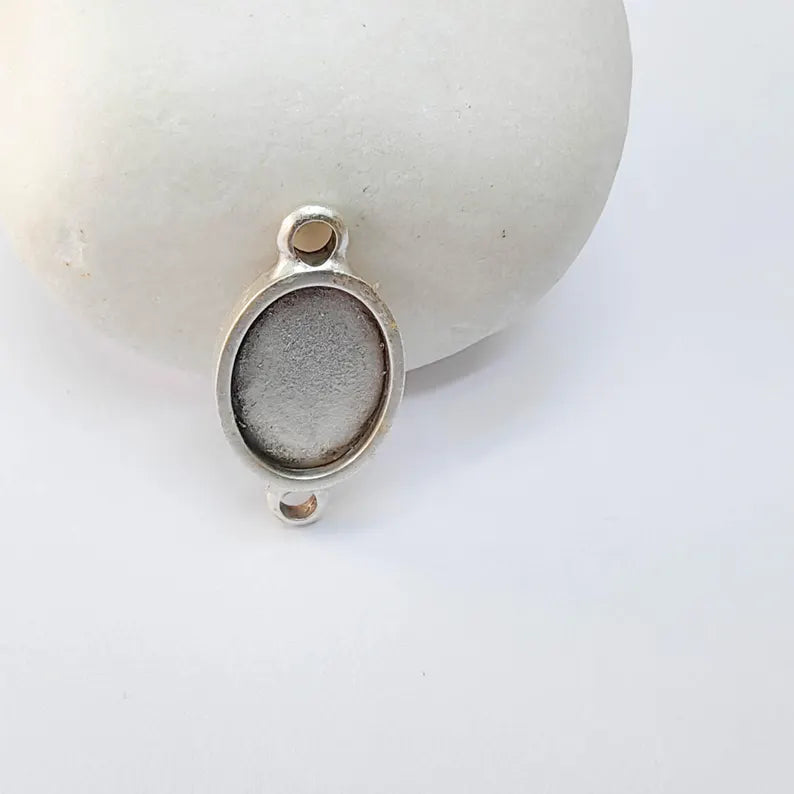 2 Oval Connector Bezel Setting, 14x10mm Resin Frame, Antique Silver, Jewelry Making Link, G37657