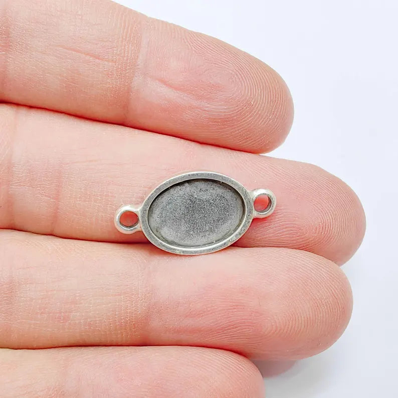 2 Oval Connector Bezel Setting, 14x10mm Resin Frame, Antique Silver, Jewelry Making Link, G37657