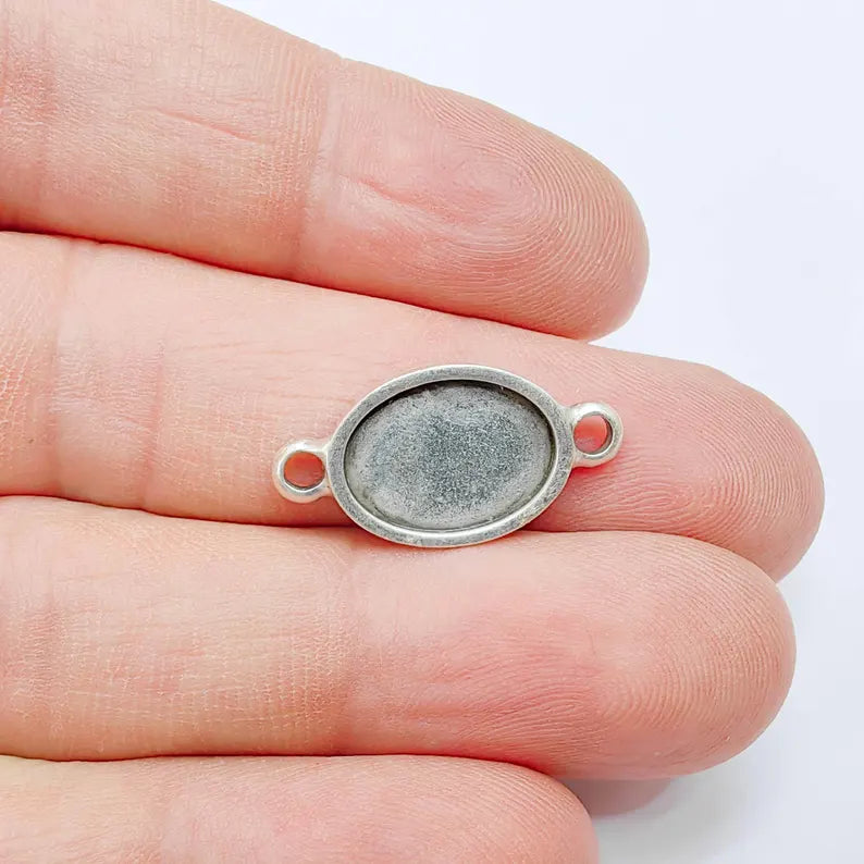 2 Oval Connector Bezel Setting, 14x10mm Resin Frame, Antique Silver, Jewelry Making Link, G37657