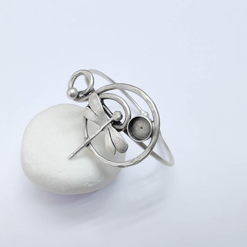 Dragonfly Adjustable Bracelet Base, Round 8mm Bezel, Antique Silver Finish, G37658