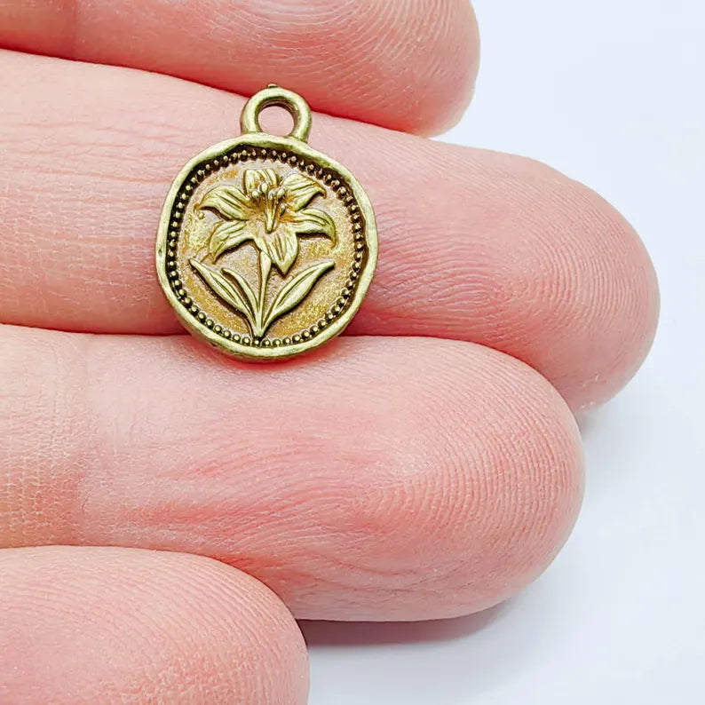 4 Lily Flower Charm, Double Sided Floral Pendant, Plant Earring, Antique Bronze Plated 16x13mm G37659