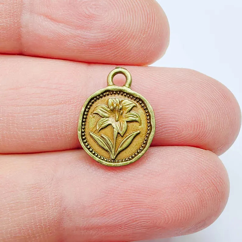 4 Lily Flower Charm, Double Sided Floral Pendant, Plant Earring, Antique Bronze Plated 16x13mm G37659