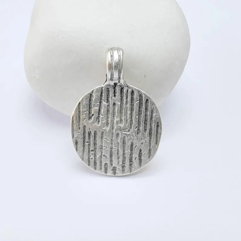 Textured Round Pendant, Antique Silver Plated Zamac Charm, 30x21mm Jewelry Finding G37665