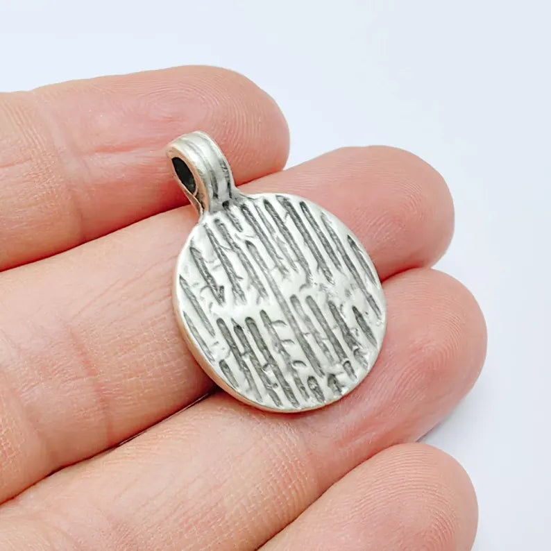Textured Round Pendant, Antique Silver Plated Zamac Charm, 30x21mm Jewelry Finding G37665