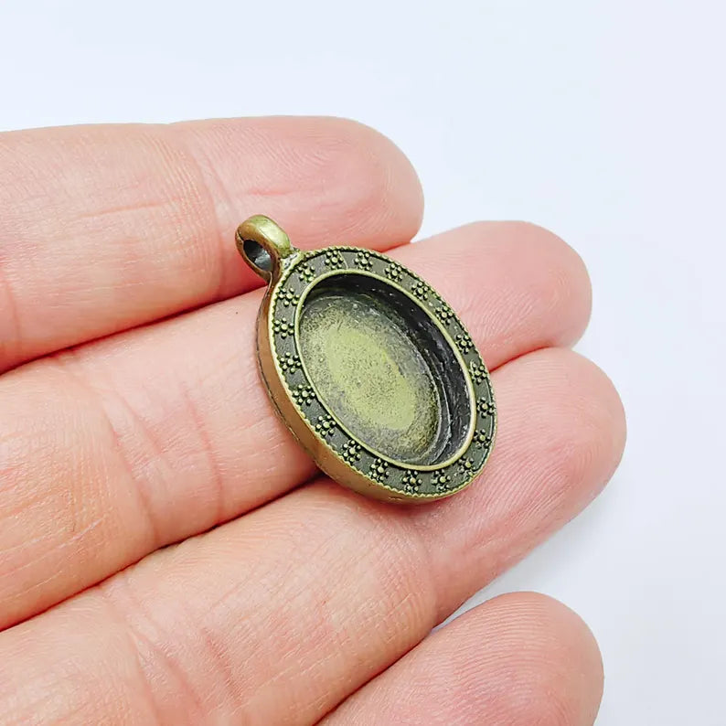 Oval Pendant Blanks, Resin Bezel Bases, Mosaic Mountings, Antique Bronze Plated (18x13mm) G37675