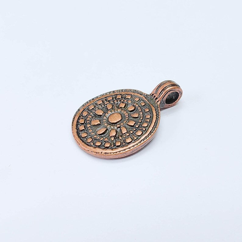 Antique Copper Round Pendant with Ornate Pattern 30x21mm, Nickel Free Charm for Necklace G37679