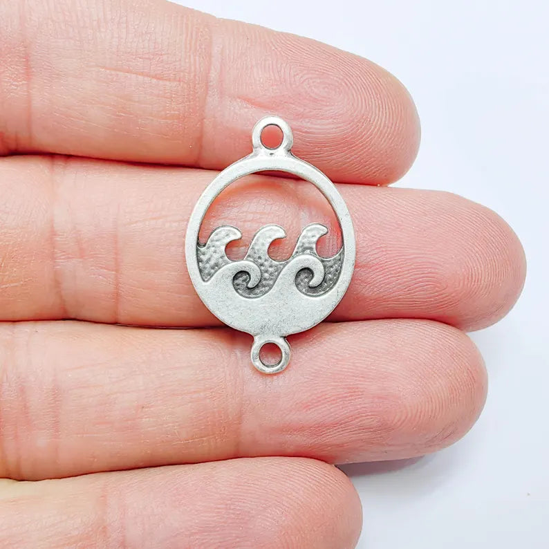2 Wave Circle Connector, Ocean Motif Jewelry Link, Antique Silver Design, G37680