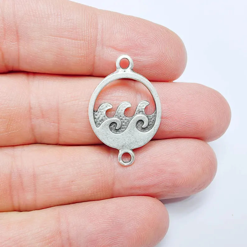 2 Wave Circle Connector, Ocean Motif Jewelry Link, Antique Silver Design, G37680