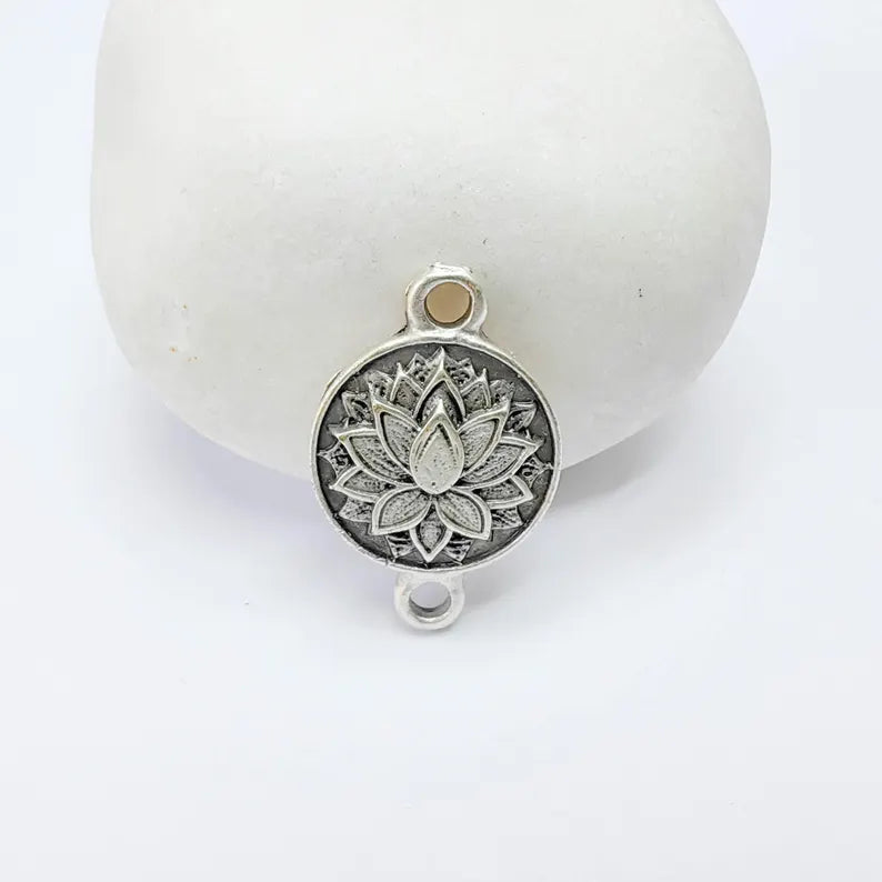 2 Lotus Flower Connector, Round Botanical Design, Antique Silver Tone, Zamac Jewelry Finding, 23x15mm, G37688