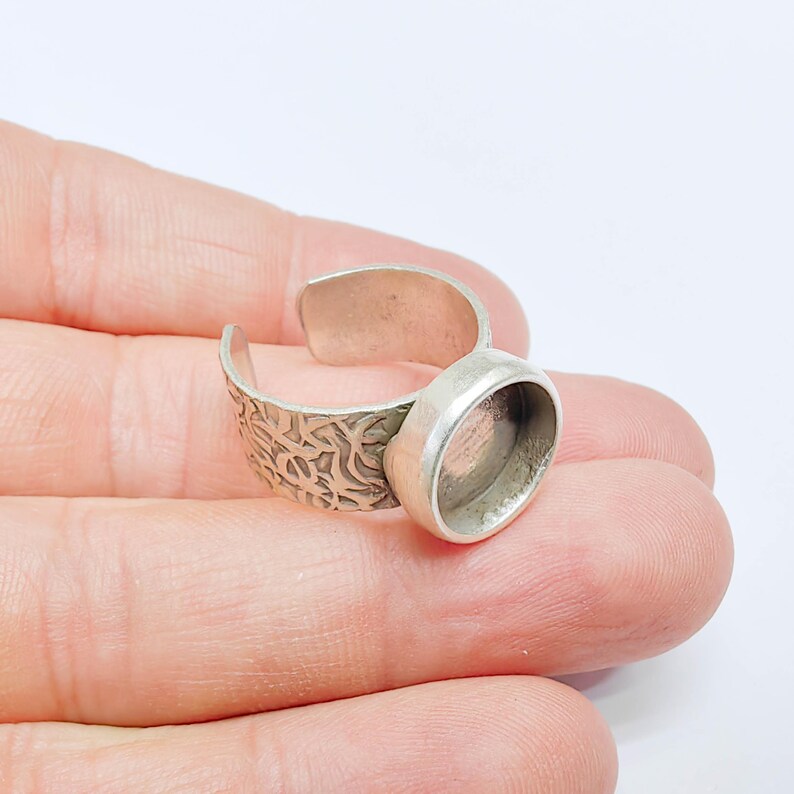 Adjustable Ring Base, 12mm Bezel Ring, Antique Silver Plated Brass Band, Zamac Setting G37694