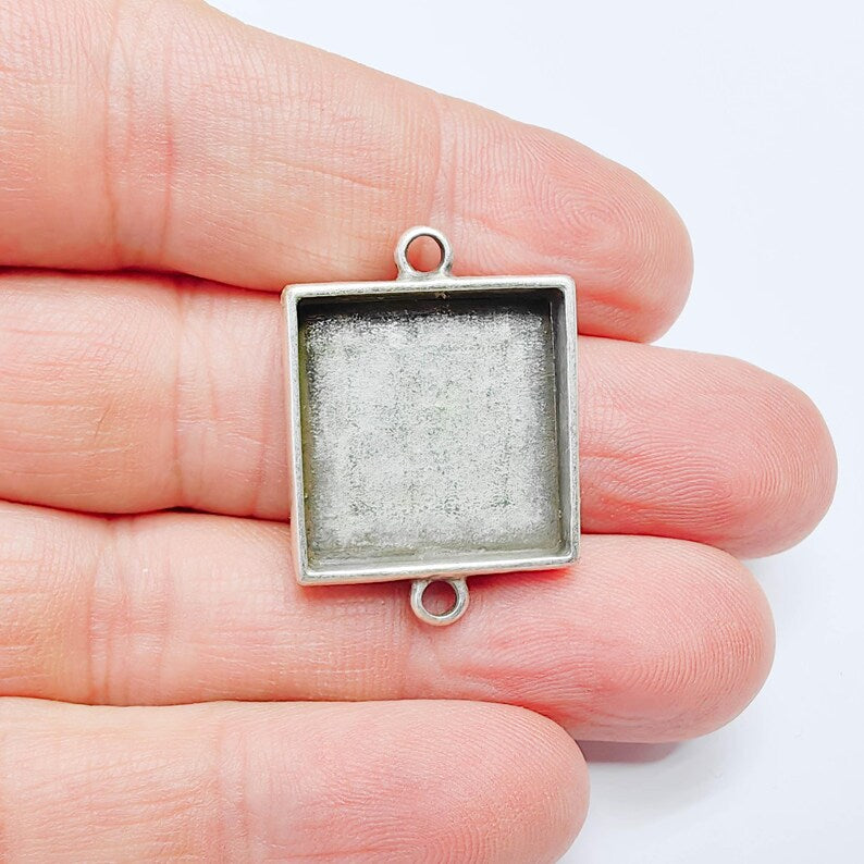 Square Bezel Connector, 20x20mm Inner Size, Antique Silver Plated, Zamac Jewelry Finding, 30x22mm, G37698