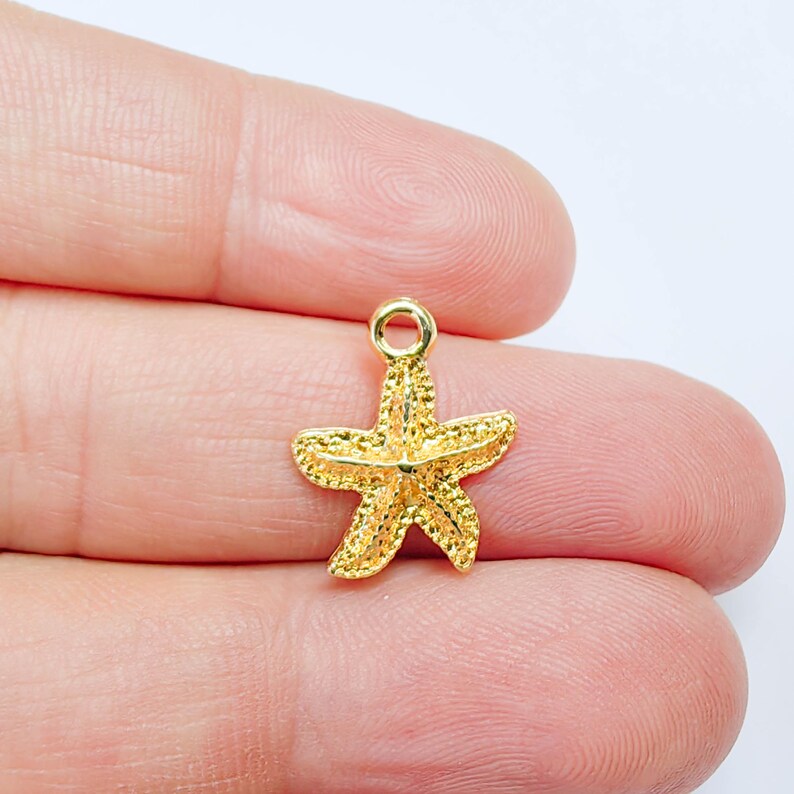 4 Starfish Charm Pendant, Textured Sea Star Design, 24k Gold Color, Jewelry Finding, 18x15mm, G37699