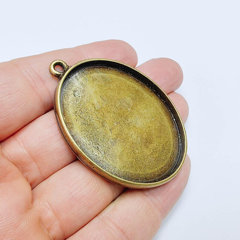 Large Oval Pendant Blanks, Resin Bezel Base, Mosaic Mountings, Antique Bronze Plated 50x40mm G37619
