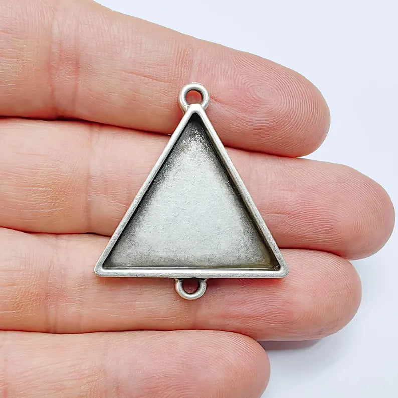 Triangle Bezel Connector, 30mm Pendant Setting, Antique Silver Jewelry Making Link, G37622