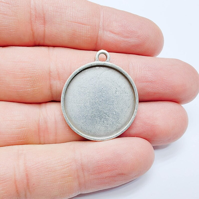 Round Bezel Pendant, 25mm Inner Size, Antique Silver Plated, Zamac Jewelry Finding, 31x26mm, G37721