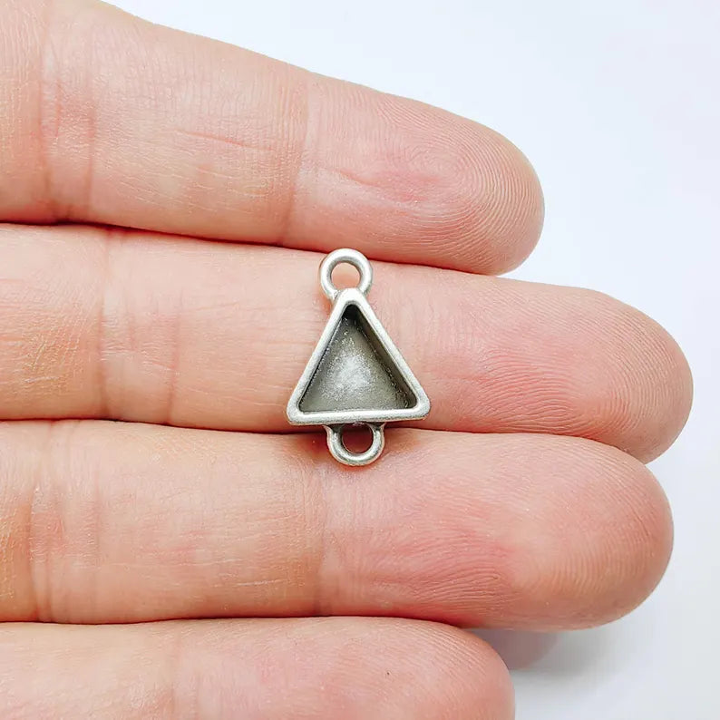 2 Triangle Bezel Connector Pendant, Geometric Open Back Design, Antique Copper Plated, 10mm, G37741