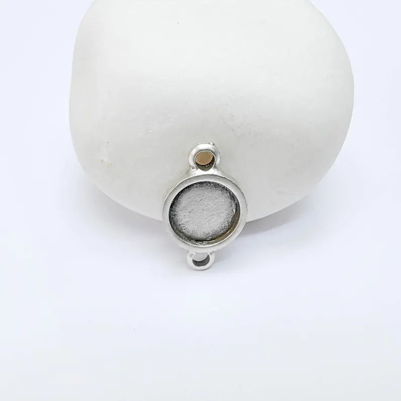 2 Round Bezel Connector, Double Loop Cabochon Blank, Epoxy Setting, Antique Silver Plated 10mm G37749