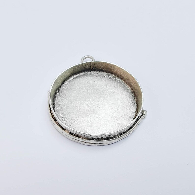 Large Round Pendant Tray, Deep Bezel Setting, Antique Silver Base, Resin Jewelry, 40mm, G37628