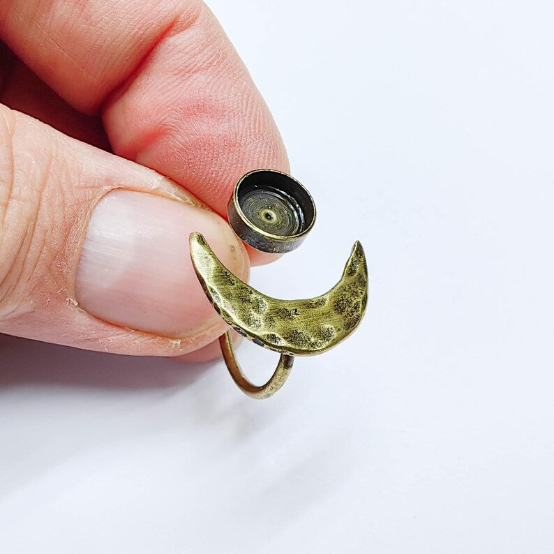 Crescent Moon Adjustable Ring, 8mm Bezel Setting, Antique Bronze Ring Base, G37630